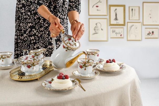 Porcelana w kwiaty, czyli lato zaklęte w dekoracjach