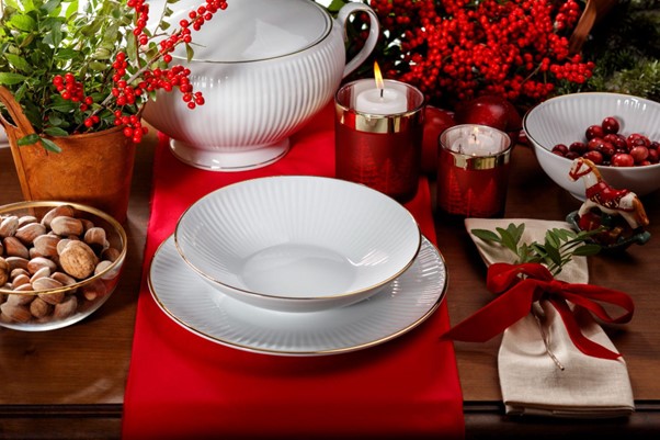 Boże Narodzenie – porcelana na świątecznym stole i w roli prezentu