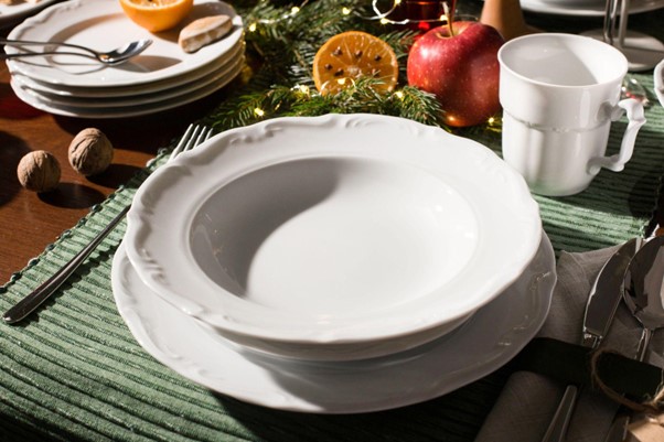 Boże Narodzenie – porcelana na świątecznym stole i w roli prezentu
